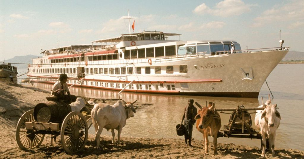 luxury river crusing in Myanmar booked through a Toronto travel agent