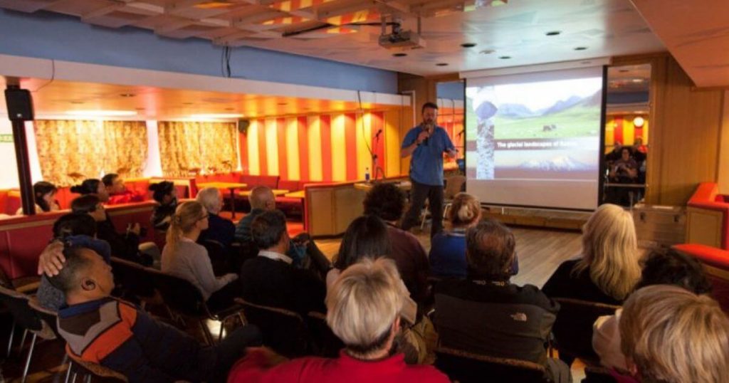 Onboard lecture rooms